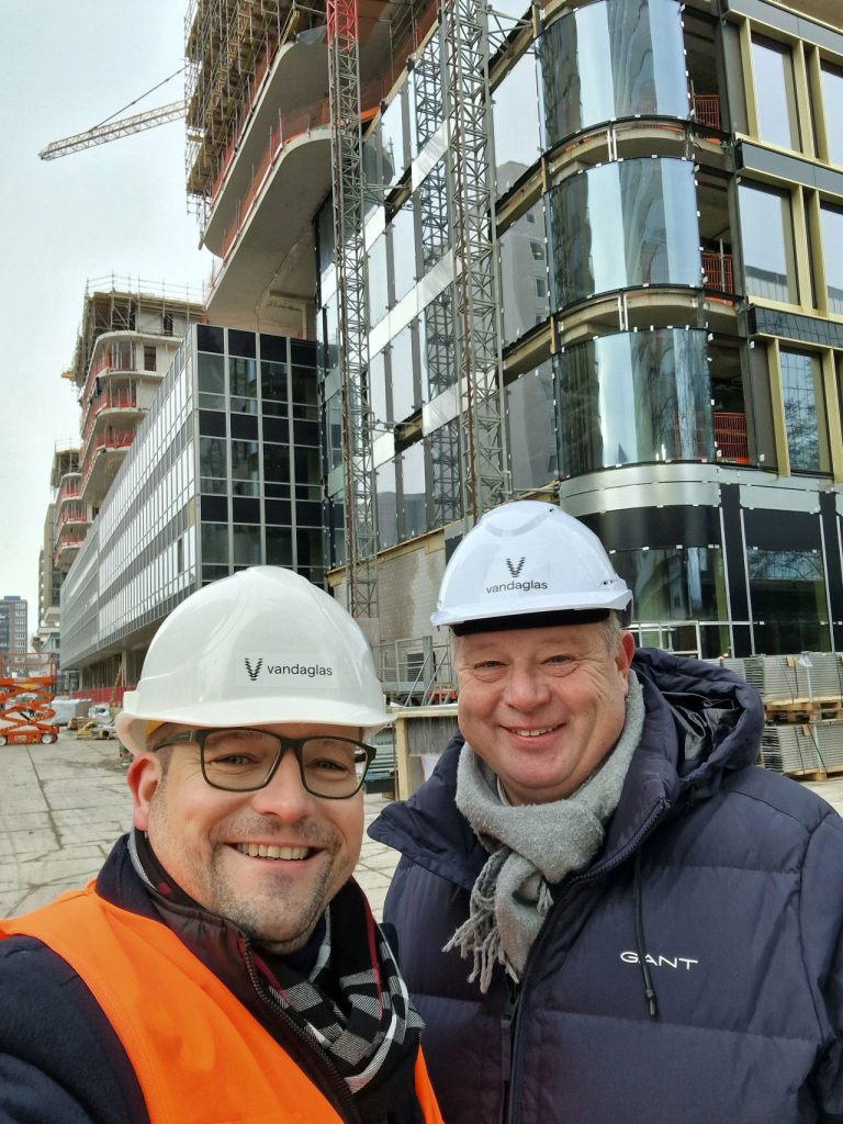 Vandaglas Berghaus Plaza IP Curved | Carsten Kunert - Reinout Jansonius