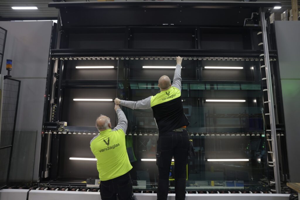 Productie Emmen - Vandaglas bv